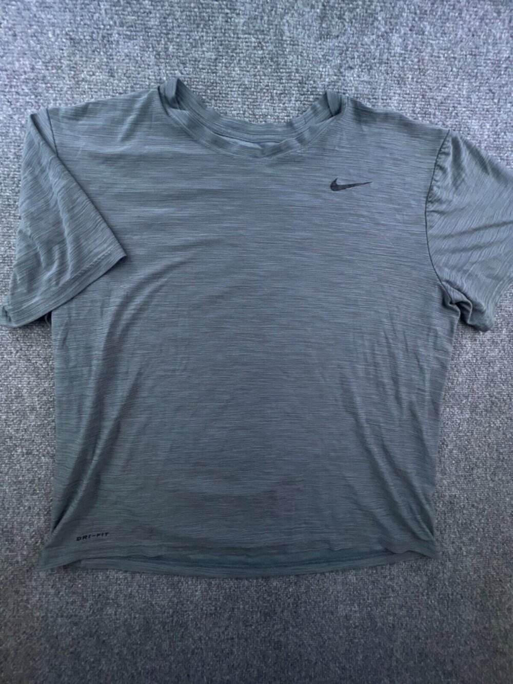 Nike Dri-Fit T Shirt Gray XL Men’s Adult Short Sleeve Polyester w Swoosh Logo